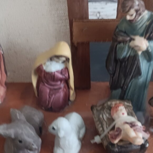 New Old Stock - 10 Piece Nativity Scene - Picture 4 of 6